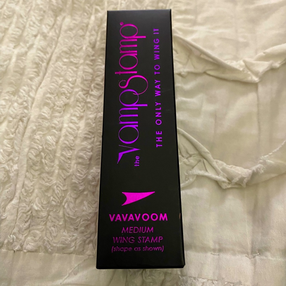 NWT The Vamp Stamp Vavavoom Medium Wing Stamp
